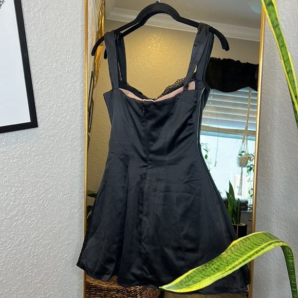HOUSE OF CB 'Adriana' Black Satin And Lace Mini Dress NWOT - Picture 7 of 15